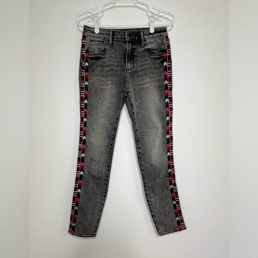 Driftwood Stonewashed Black Embroidered Jeans EUC W27 / L28